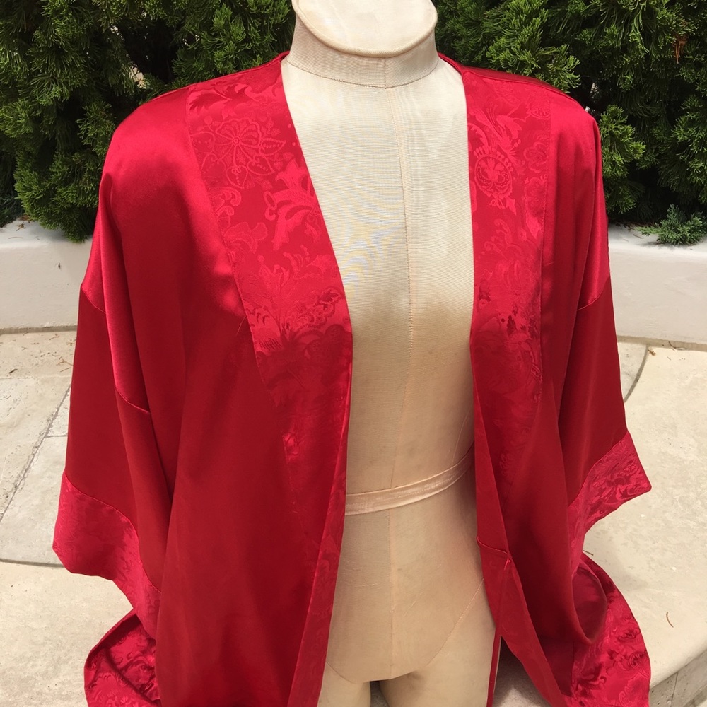 Victoria’s Secret Robe - Picture 2 of 4